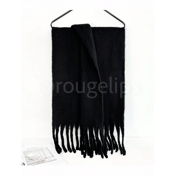 Black Wide Shawl Scarf With Tassels Fuzzy Knit Tassel Fringe Detail Hem - Picture 3 of 11